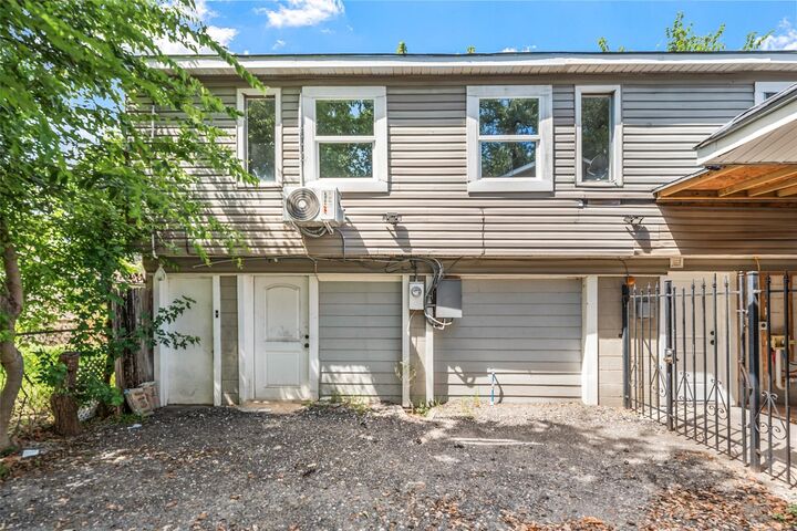 Property Photo: 213 Caplin Street TX 77022