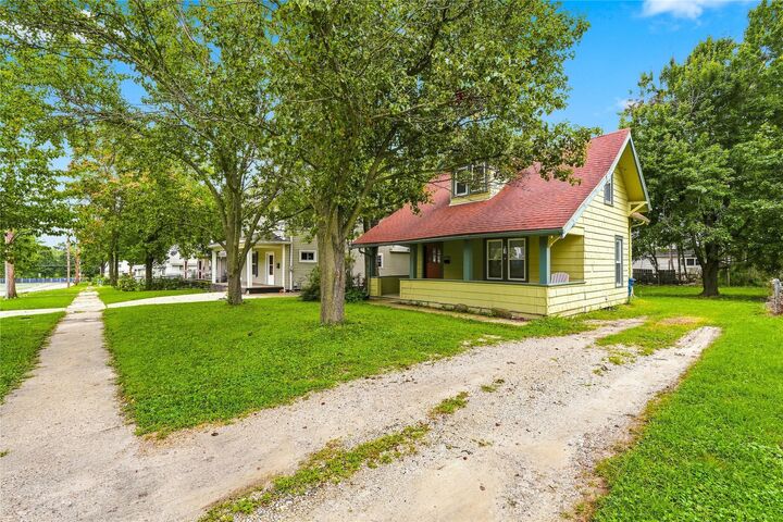Property Photo: 2736 College Avenue IA 50311