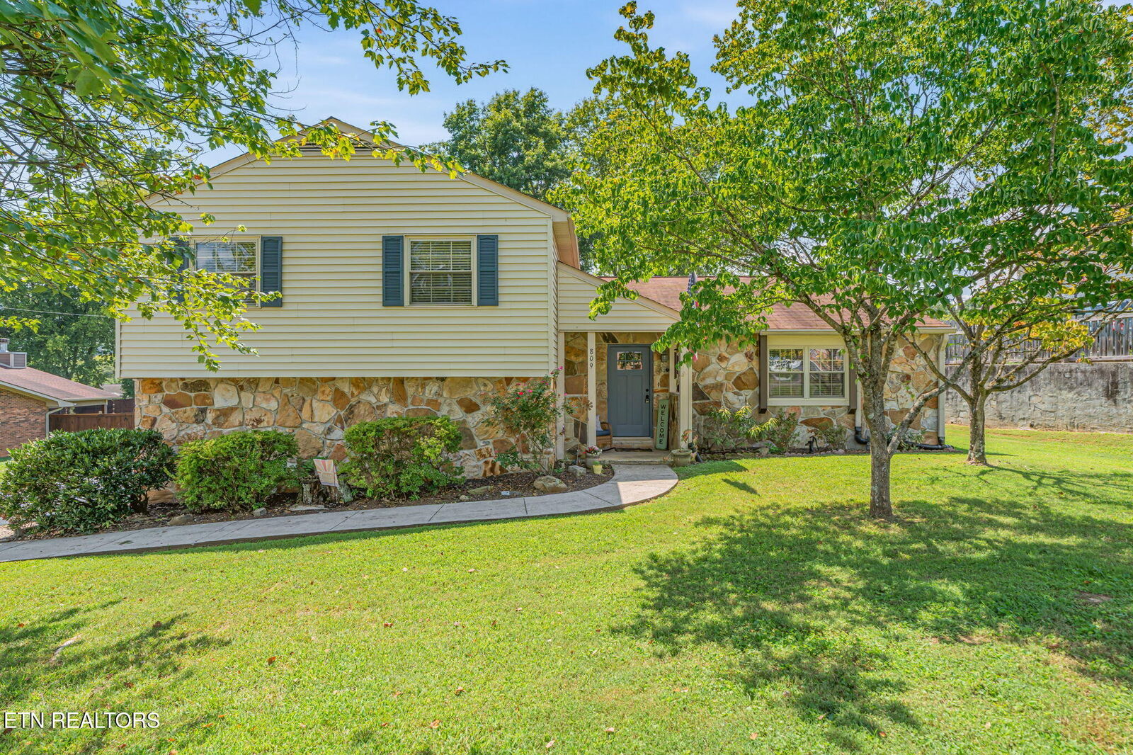 Property Photo:  809 Montvue Ave  TN 37763 
