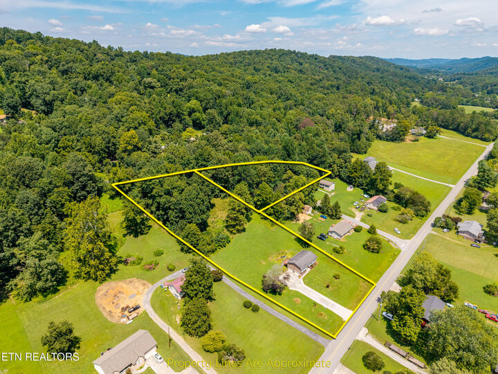 Property Photo:  710 Beard Valley Rd  TN 37807 