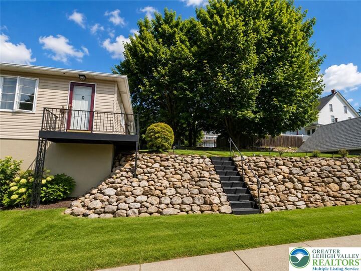 Property Photo:  105 W Laurel Avenue  PA 18072 