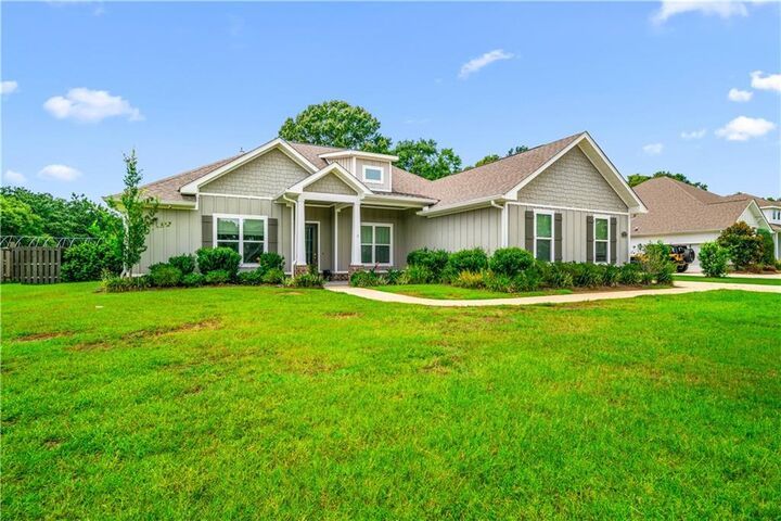 Property Photo: 420 Nandina Loop AL 36532