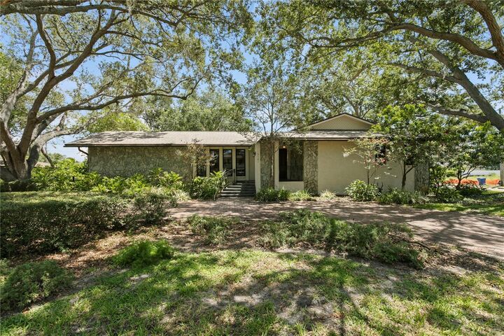 Property Photo:  3101 Walnut Street NE  FL 33704 