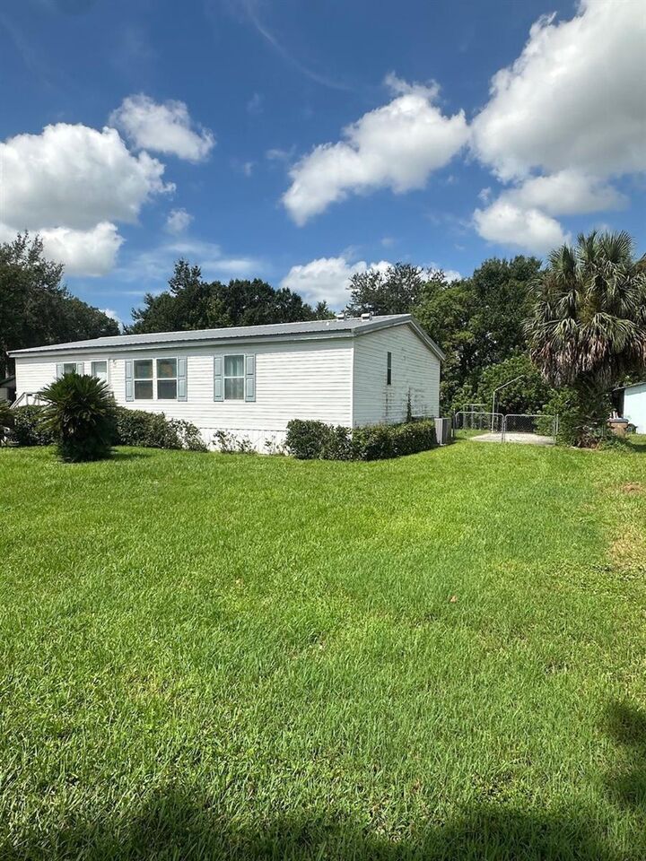 Property Photo: 1096 Carrie Lane FL 34741