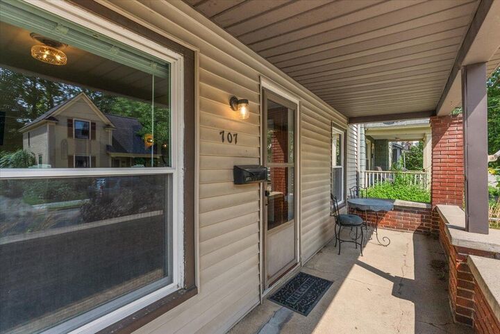 Property Photo: 707 Baldwin Street SE MI 49503