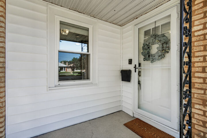Property Photo:  