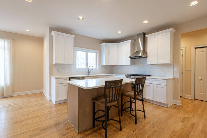 Property Photo:  6441 Blackhawk Trail  IL 60525 