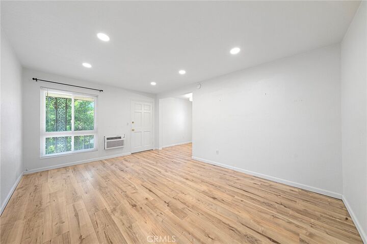 Property Photo:  660 S Glassell Street 54  CA 92866 