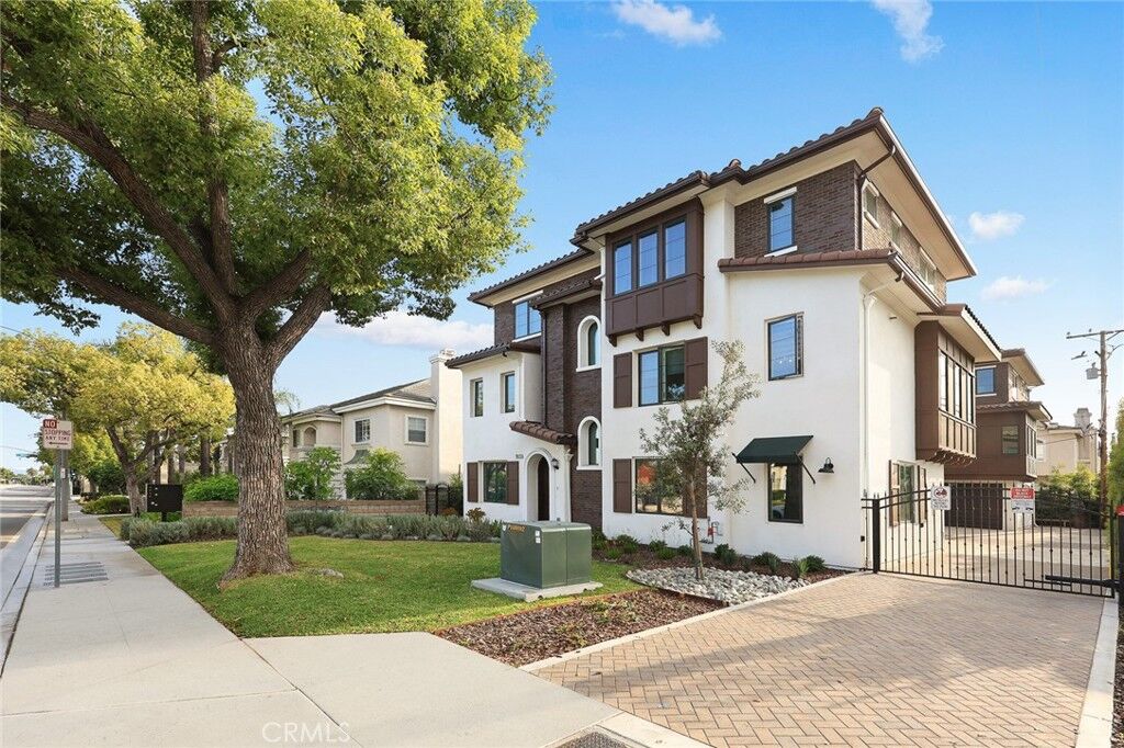 Property Photo:  905 Sunset Blvd A  CA 91007 