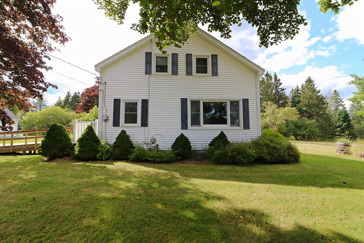 Property Photo:  26 Forest Hill Street  ME 04643 