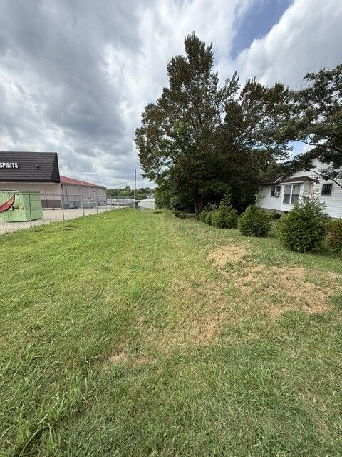 Property Photo:  634 Greenwood Ave  TN 37040 