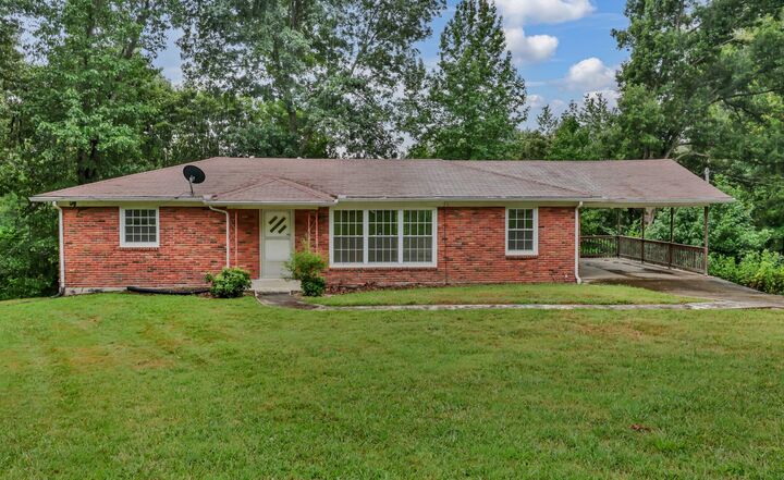 Property Photo:  2064 Lintwood Dr  TN 37042 
