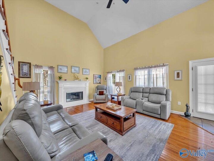 Property Photo: 103 Lanthorn Circle AL 35758