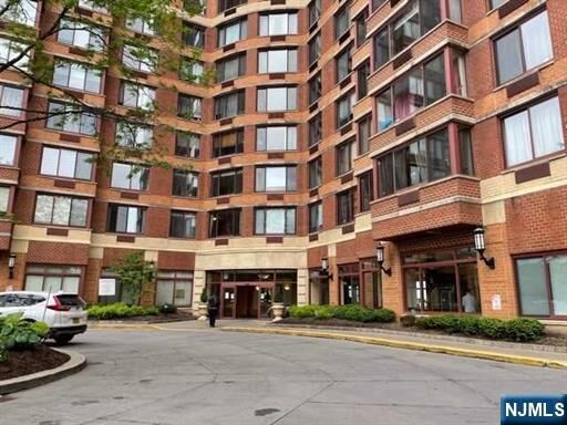 Property Photo:  100 Old Palisade 2710  NJ 07024 