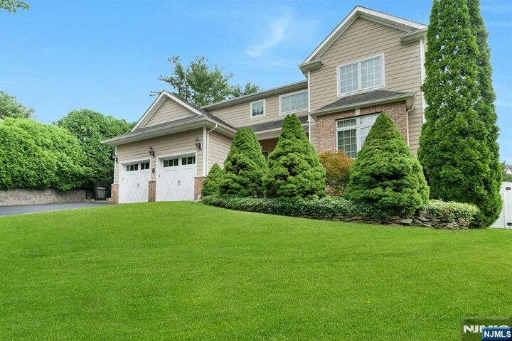 Property Photo:  87 Linden Avenue  NJ 07630 