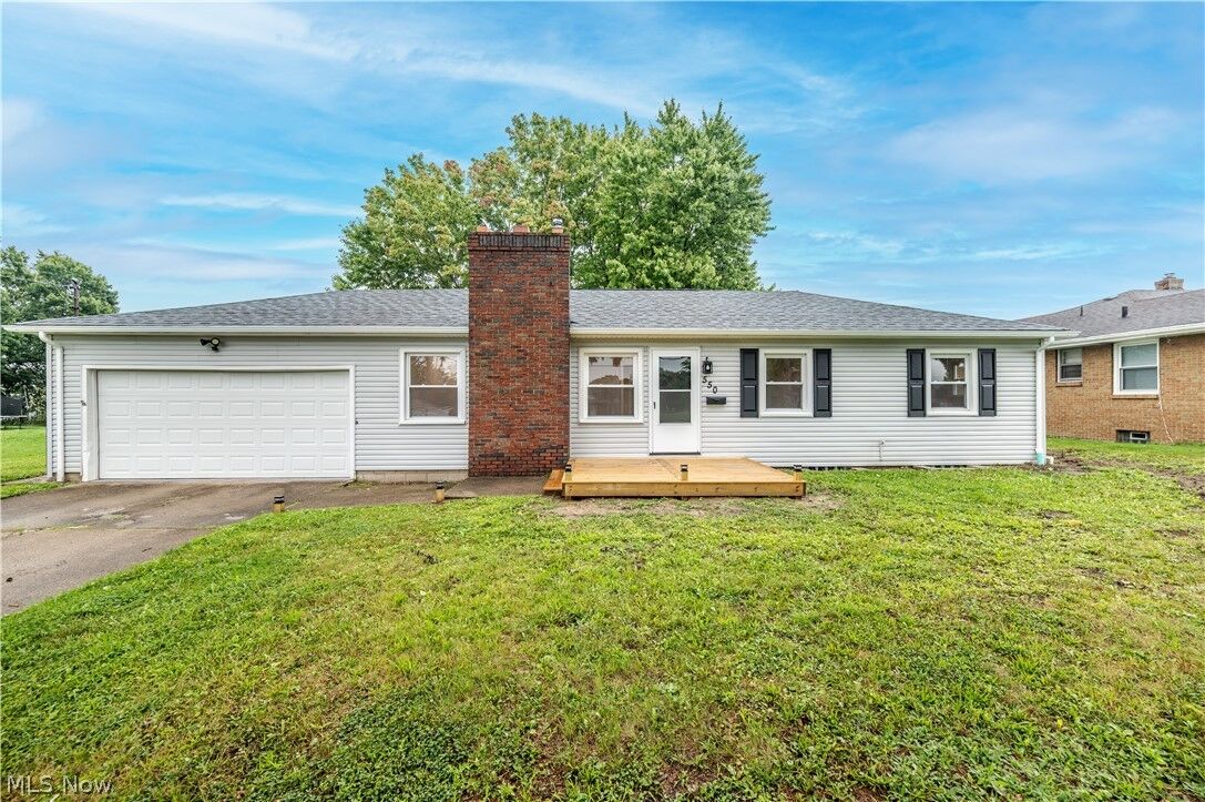 Property Photo: 550 Neoka Drive OH 44405