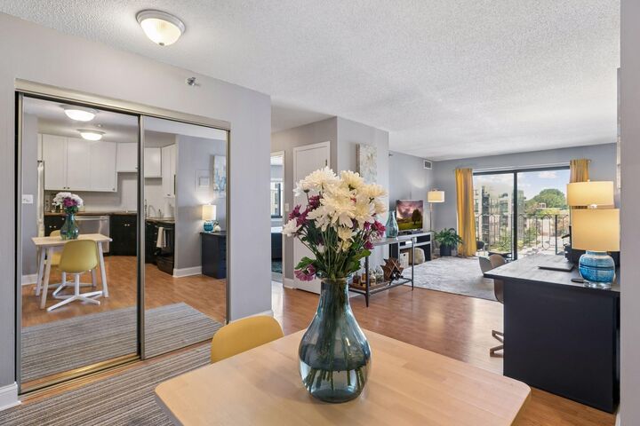 Property Photo: 3131 Excelsior Boulevard 512 MN 55416
