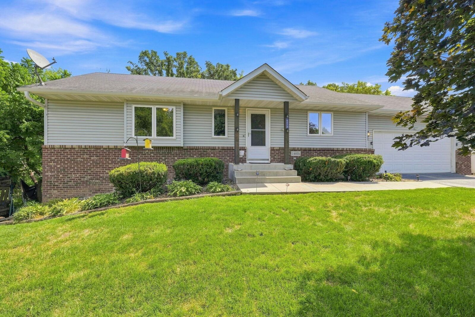 Property Photo:  14075 Natchez Avenue  MN 55378 