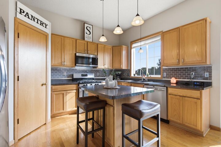 Property Photo:  809 Morningside Place  MN 56011 