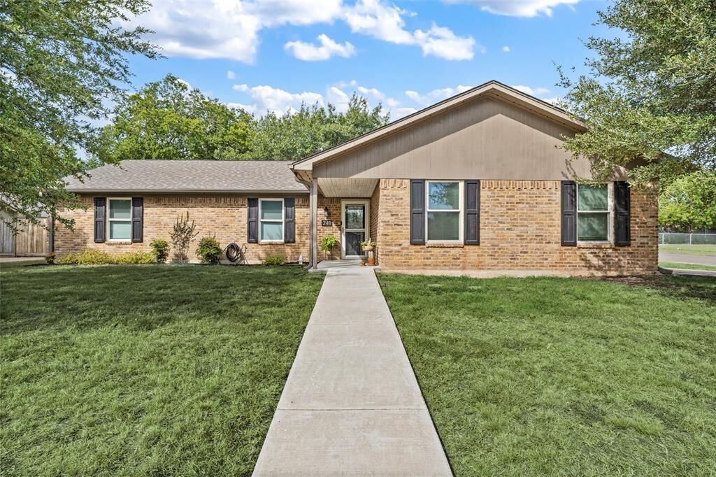 Property Photo: 241 Crockett Lane TX 76643