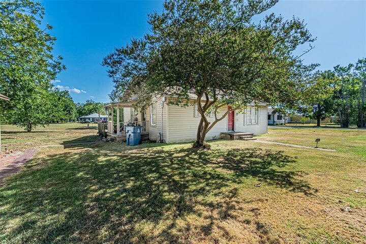 Property Photo:  200 4th Street  TX 75144 