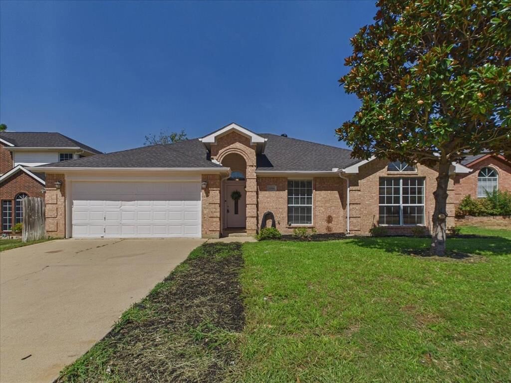 Property Photo:  1104 Brandy Station Road  TX 75052 