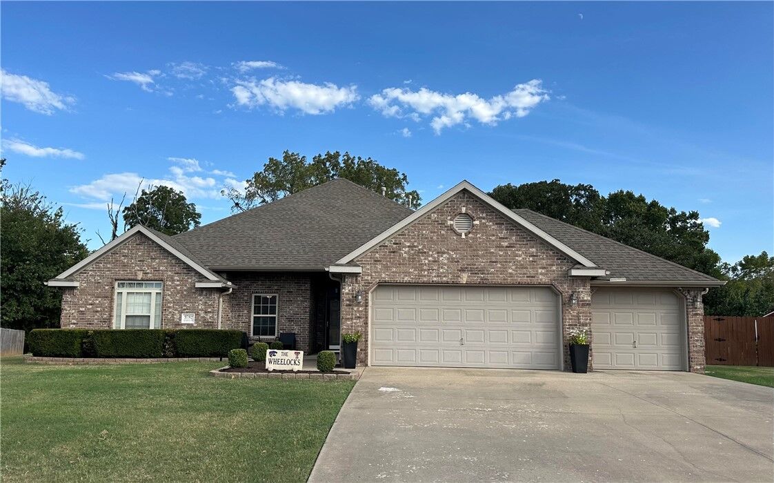 Property Photo:  3782 Glenbrook Loop  AR 72764 