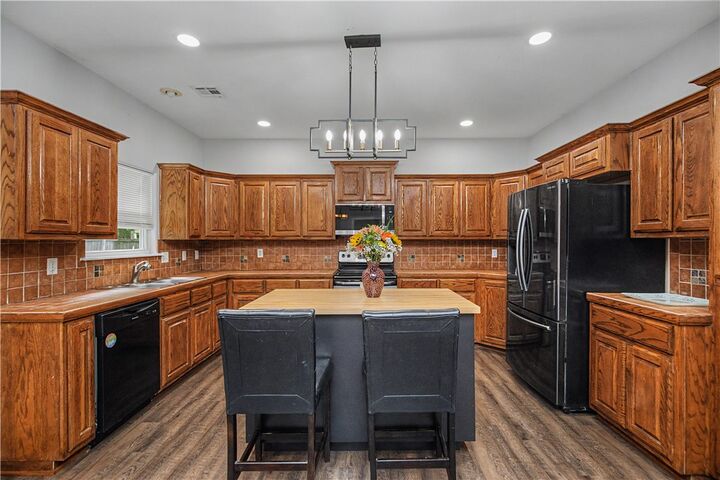 Property Photo:  13095 Earl Road  AR 72736 