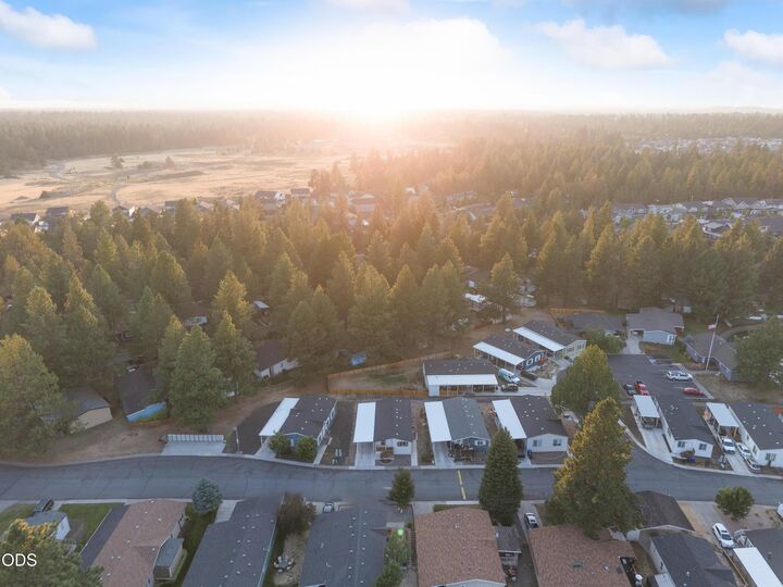 Property Photo:  61000 Brosterhous Road Unit 26  OR 97702 