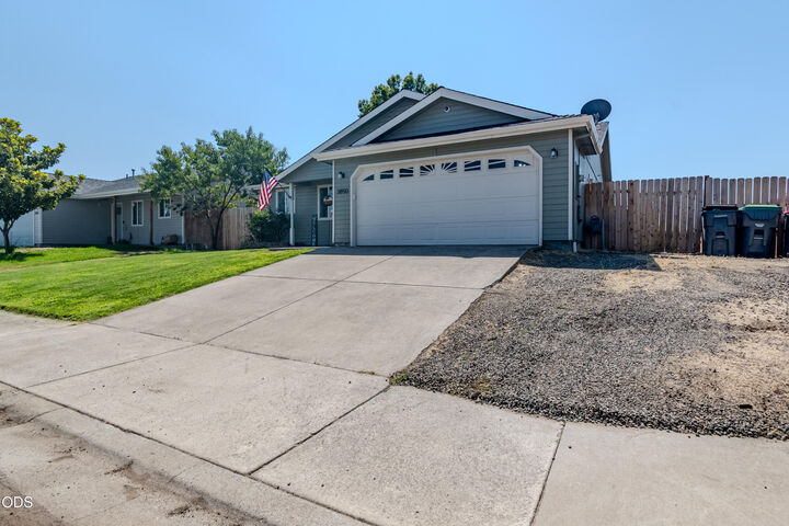 Property Photo:  3850 Francine Court  OR 97503 