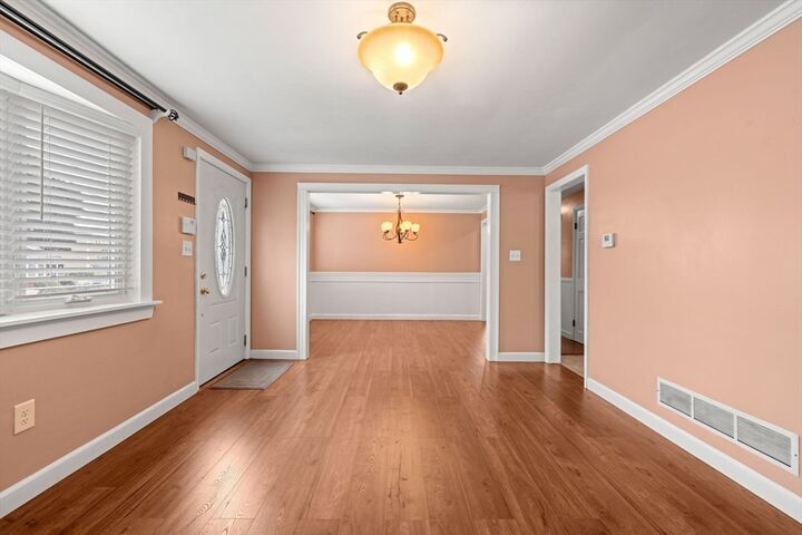 Property Photo:  6 Haskell Pl  MA 01960 