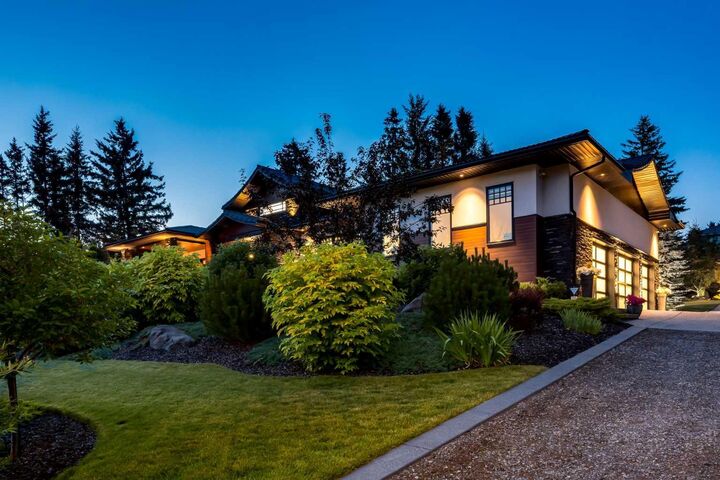 Property Photo: 5812 Baroc Road NW AB T3A 4R5