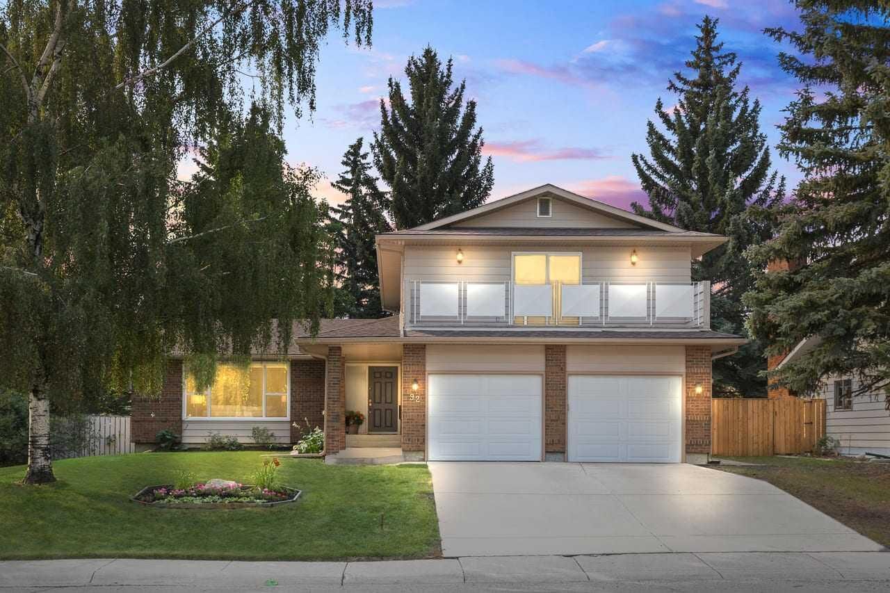 Property Photo:  92 Canova Road SW  AB T2W 2A7 