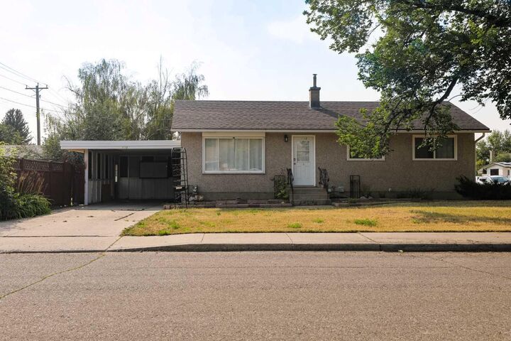 1110 19 Street N — photo 1