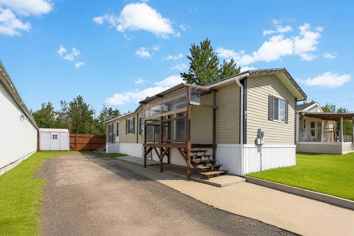 Property Photo:  10 Pelican Drive  AB T9H 1G4 