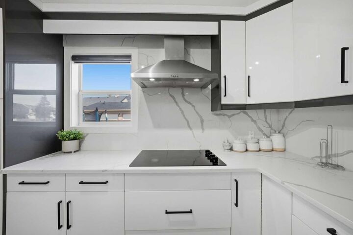 Property Photo:  7916 Marthas Haven Park NE  AB T3J 4H5 