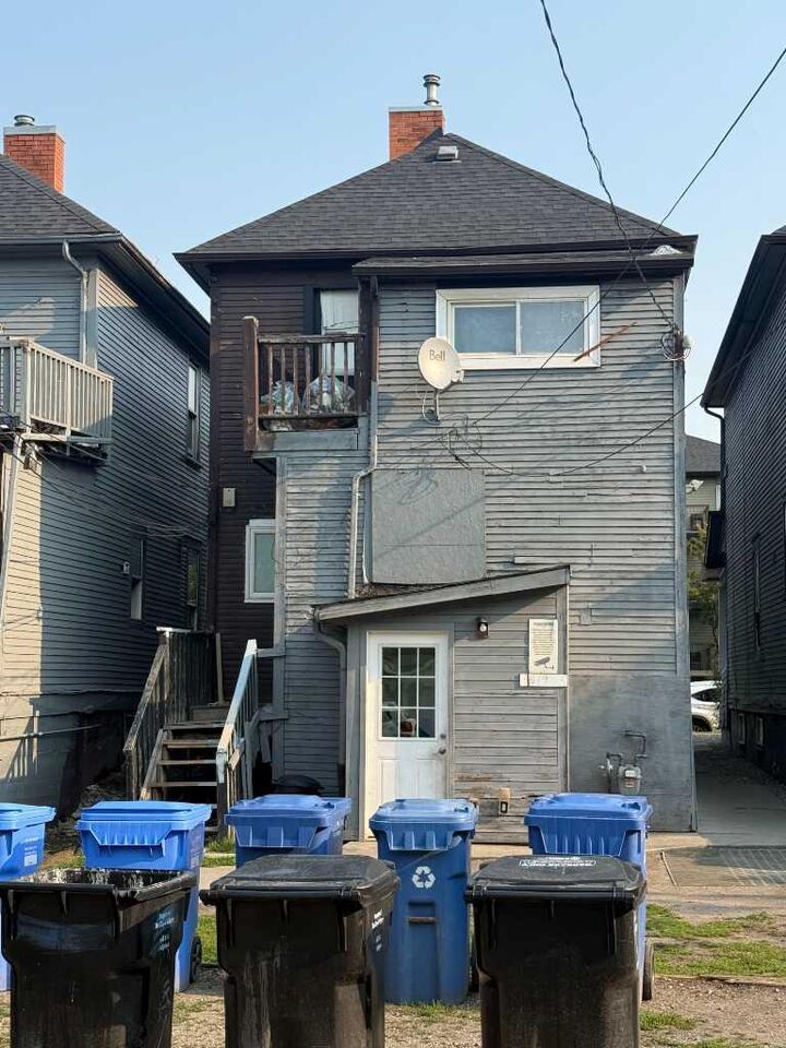 Property Photo: 1619 12 Avenue SW AB T3C 0R3