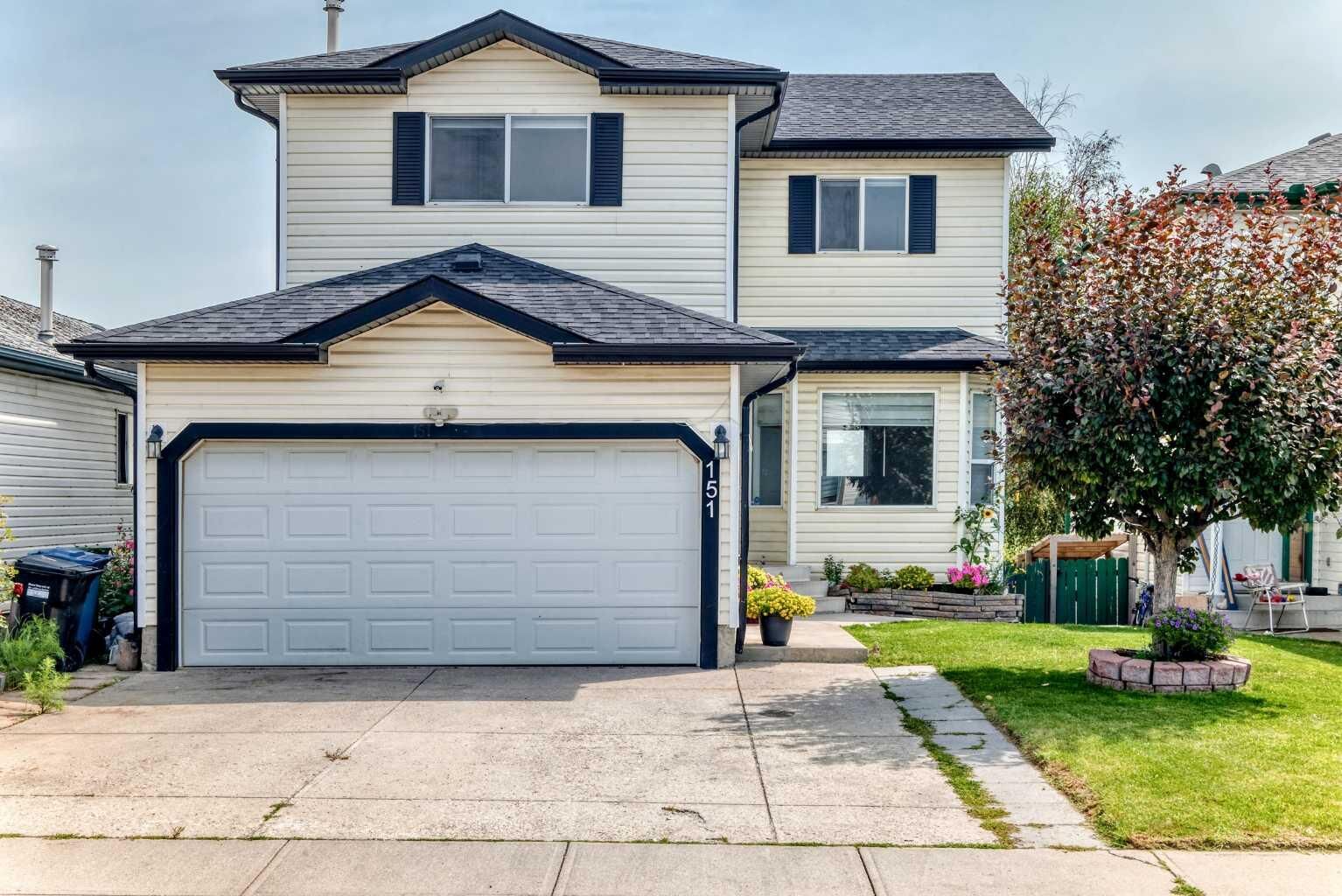 Property Photo: 151 Applestone Park SE AB T2A 7W2