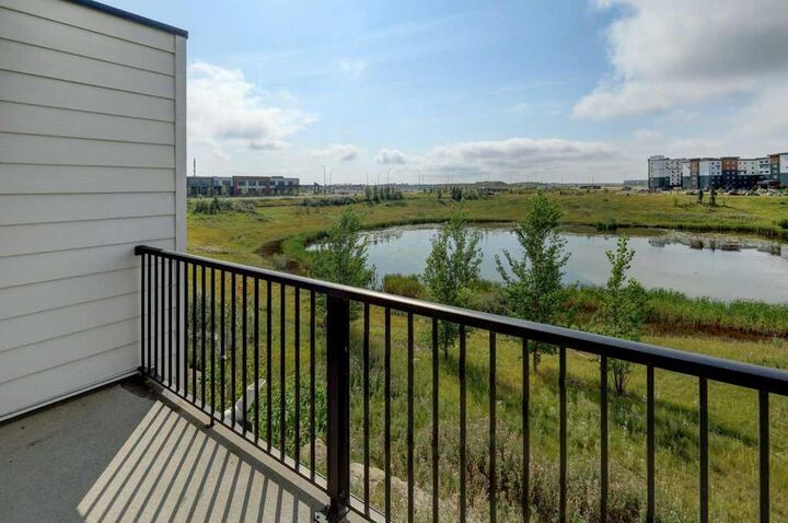 305 Skyview Ranch Circle NE — photo 1