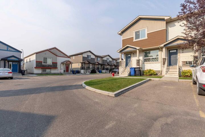 Property Photo: 1142 Keystone Road W 1 AB T1J 5H6