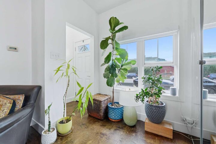 Property Photo: 522 8 Avenue NE AB T2E 0R4