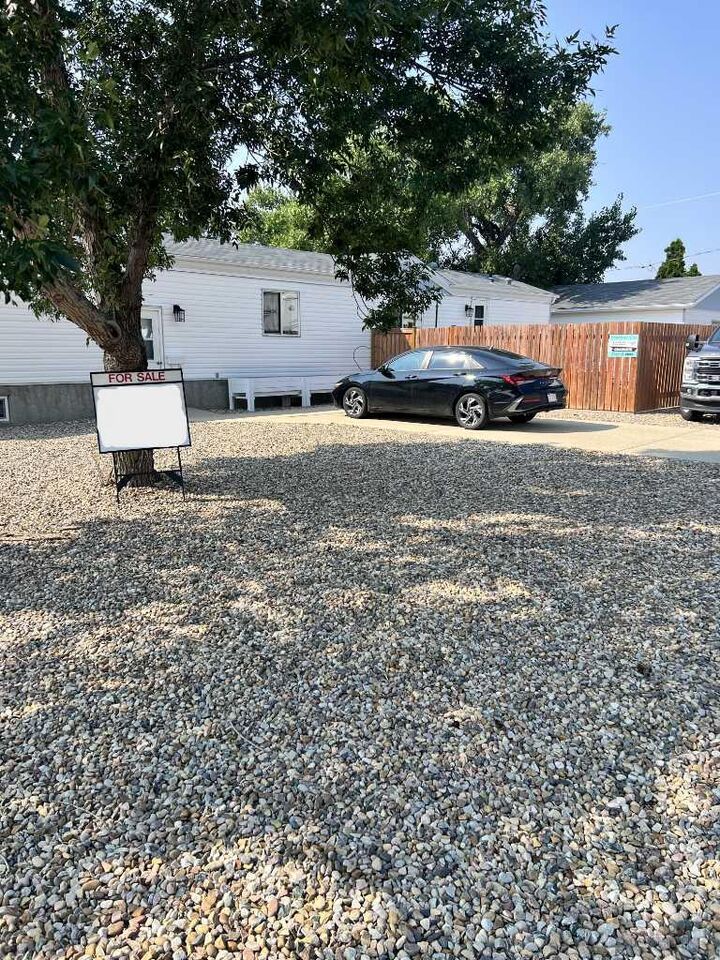 Property Photo: 602 7 Street SE AB T0J 2P2
