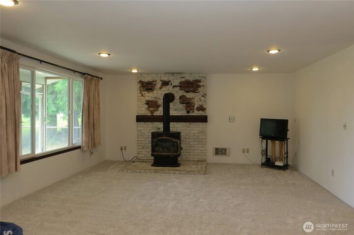Property Photo:  237  Dolphin Avenue NE  WA 98569 