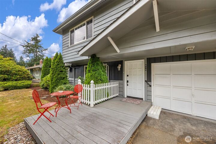 Property Photo: 824 NE 194th Street WA 98155