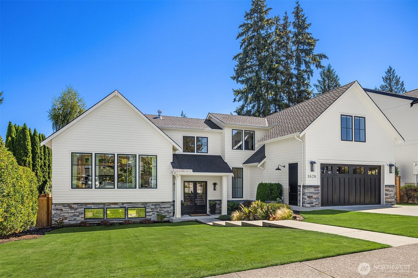 Property Photo: 1628 184th Avenue NE WA 98008