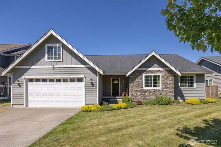 Property Photo:  803  Mapleridge Drive  WA 98247 