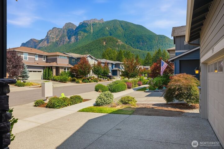 Property Photo:  353  Zemp Way NE  WA 98045 