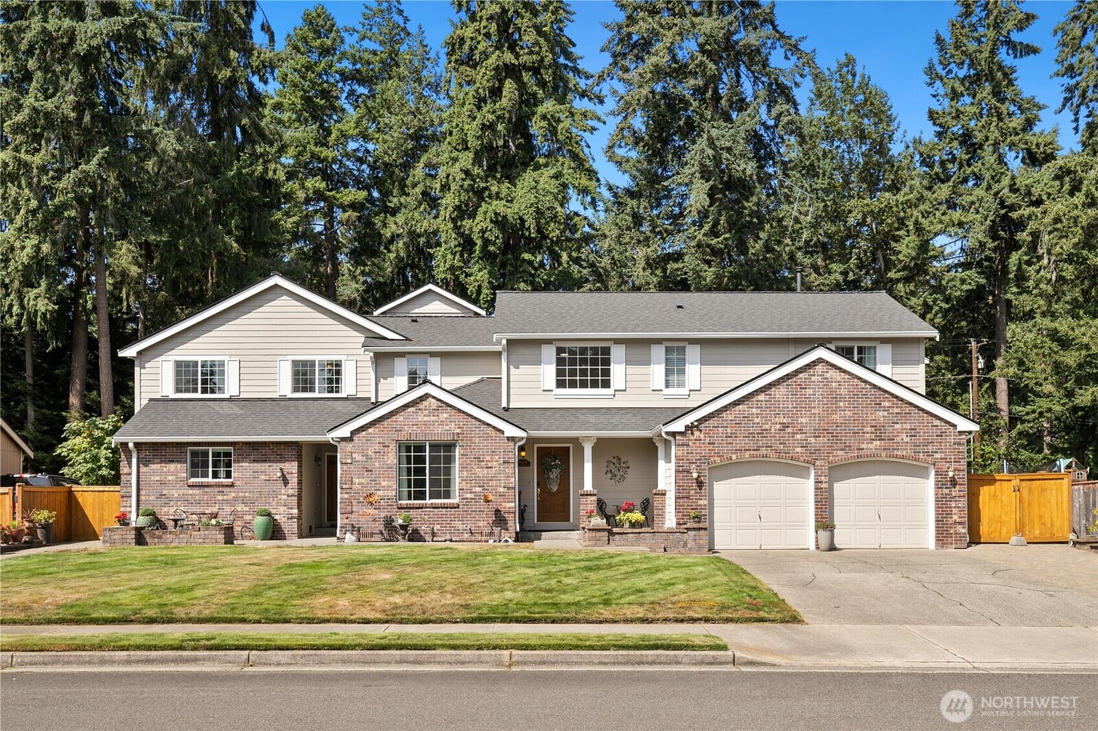 Property Photo:  10816  130th Avenue E  WA 98374 