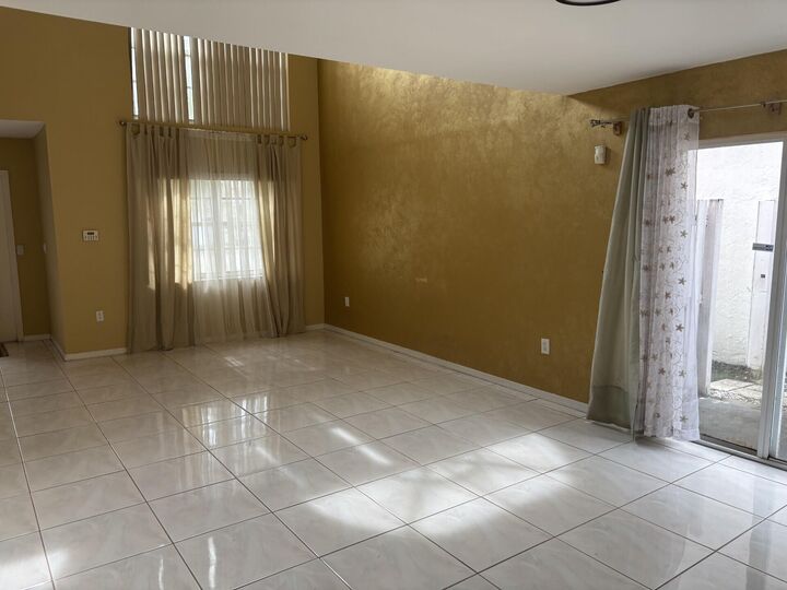 Property Photo: 56 Gables Boulevard FL 33326