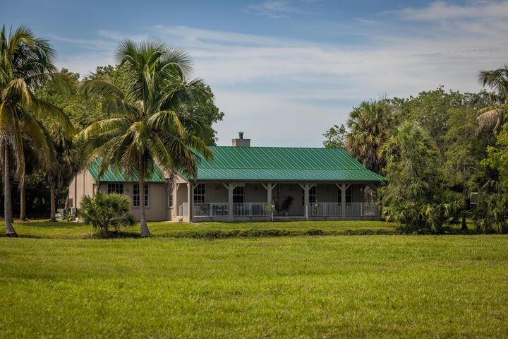 Property Photo: 4300 Vinkemulder Road FL 33073